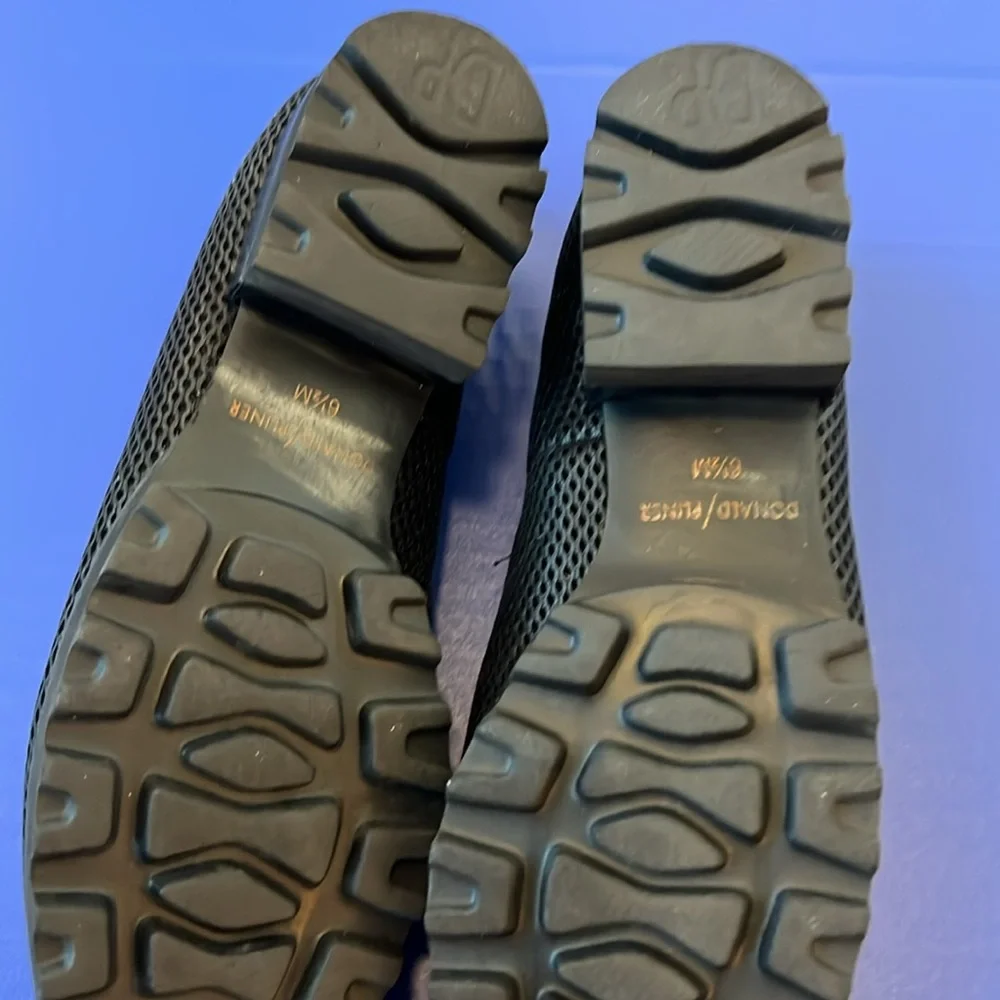Women’s Donald J Pilner‎ Black Leather loafers Size 6.5 M -flawed
